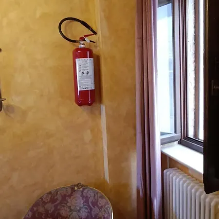 Pensión I Templari - *